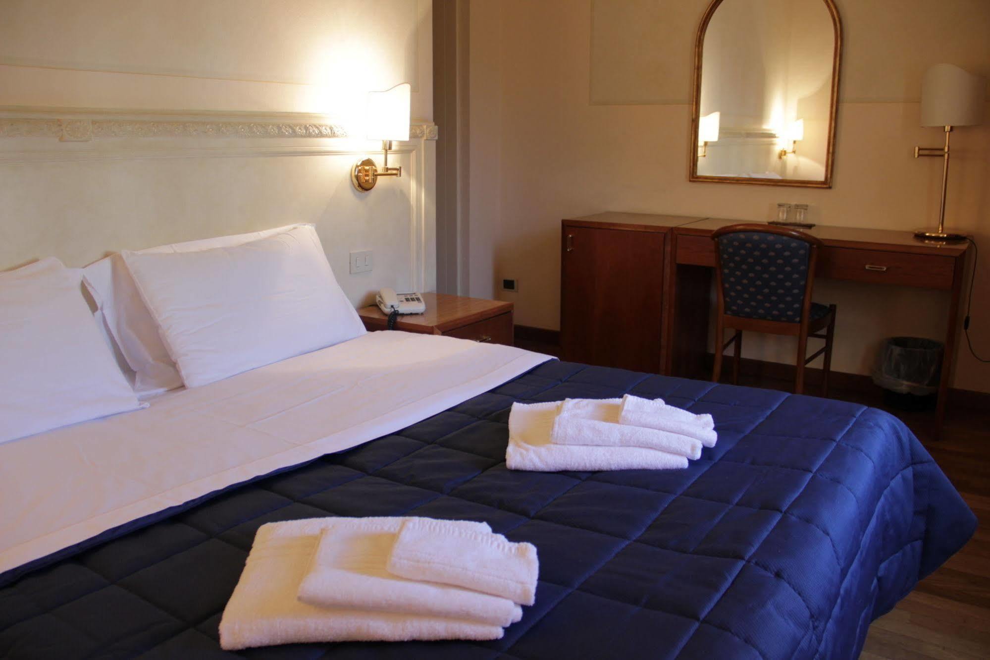 Hotel Posta เชชินา ภายนอก รูปภาพ