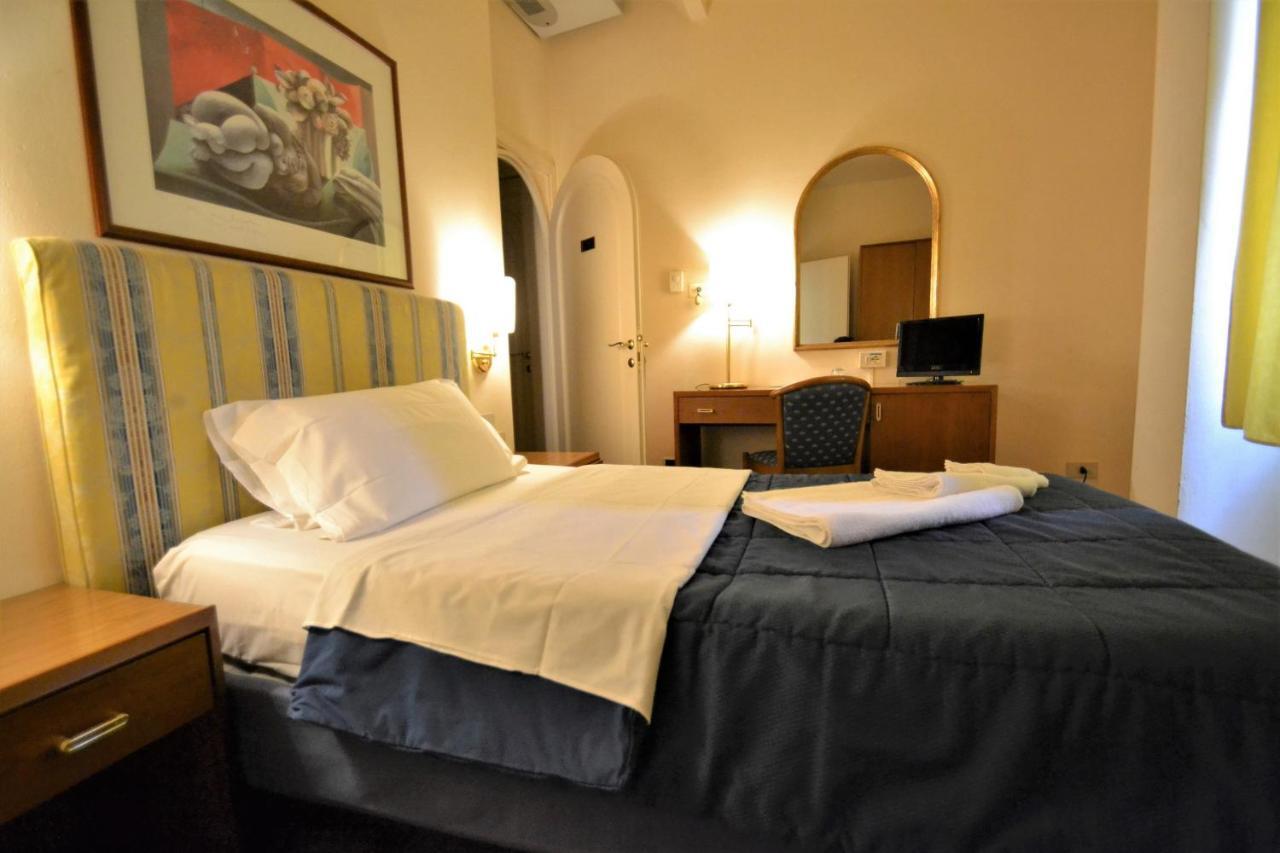 Hotel Posta เชชินา ภายนอก รูปภาพ