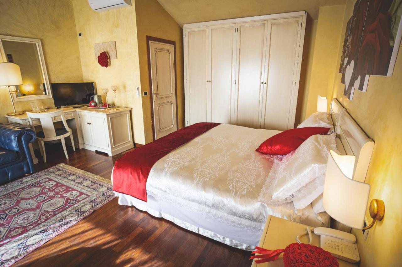 Hotel Posta เชชินา ภายนอก รูปภาพ