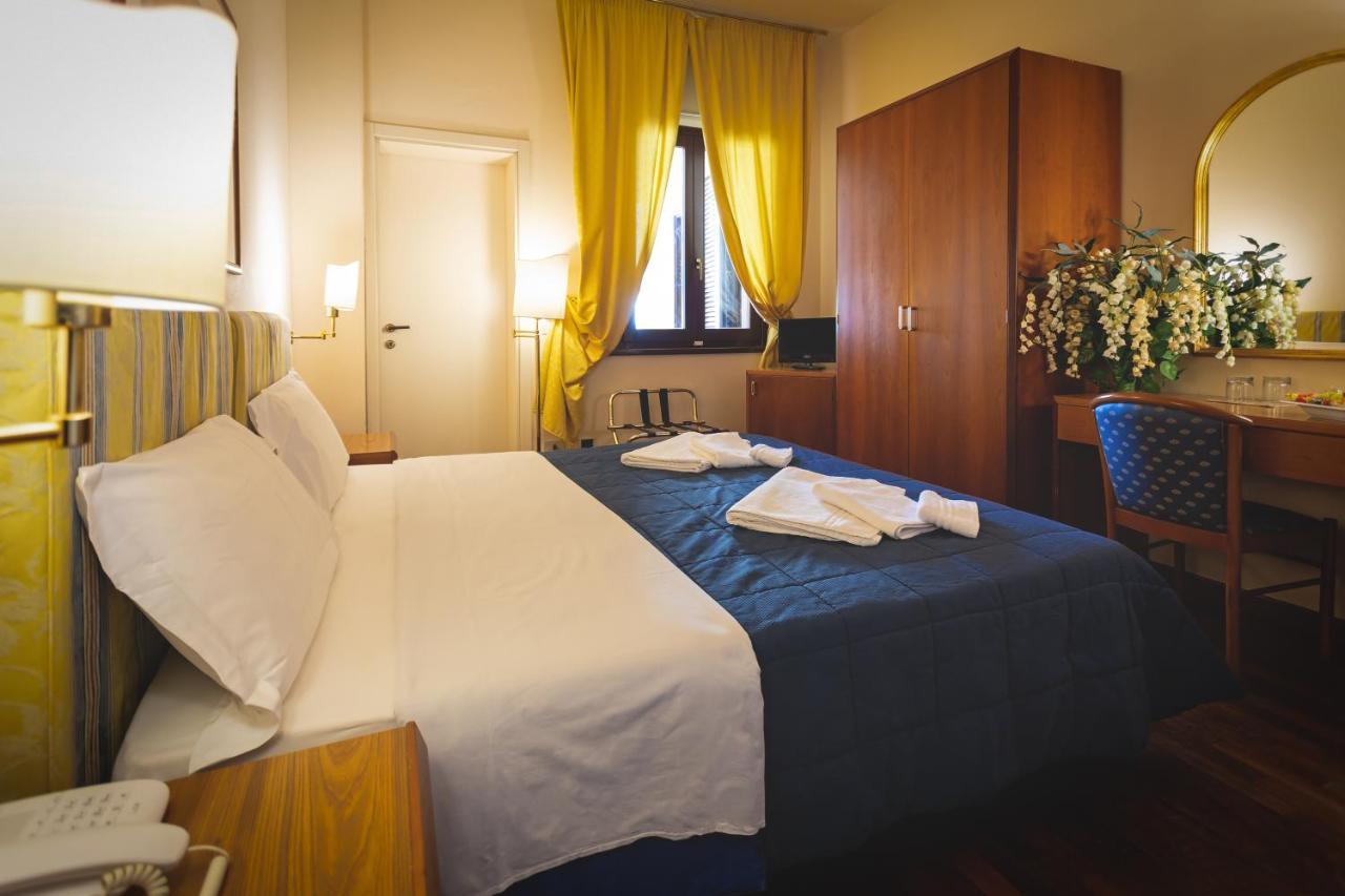 Hotel Posta เชชินา ภายนอก รูปภาพ